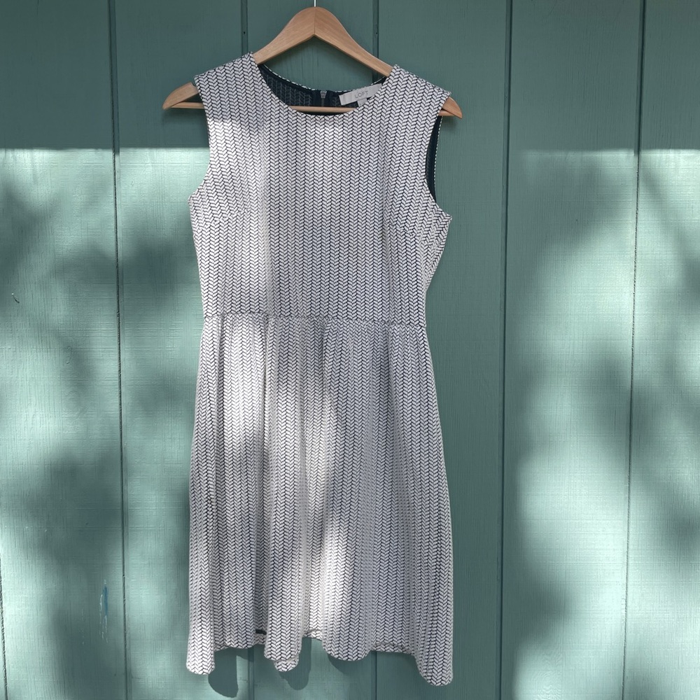 Ann Taylor LOFT Sleeveless Embroidered Dress - Size 8
